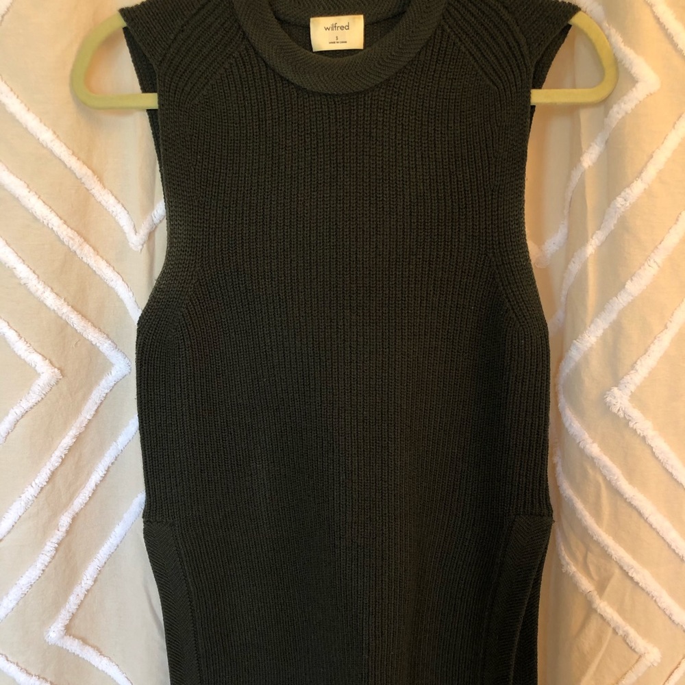 Wilfred free by aritzia sleeveless sweater